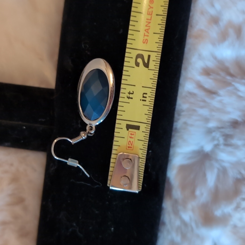 Vintage Gold Toned Blue Sapphire Like Center Piece Hook Earrings - Picture 7 of 7